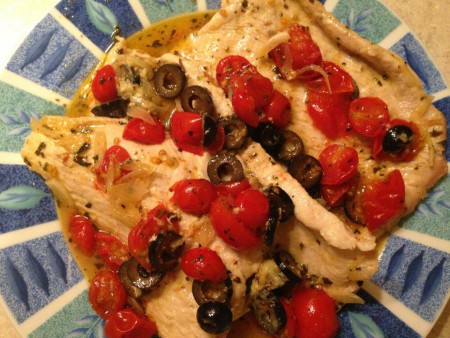 Tacchino al vino con pachino e olive nere